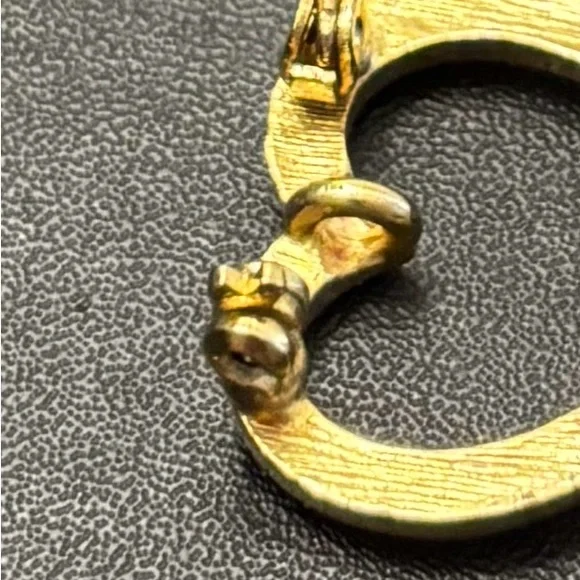 Vintage Gold Colored Heart Brooch/Pendant with Crystal Diamond Accent - Picture 5 of 10